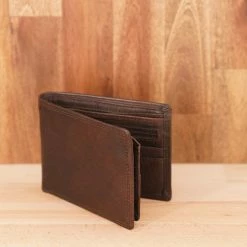 Rugged Hide Tom RH-125 Men's Leather Wallet With Coin