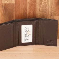 Rugged Hide MEN W-343 Tri-Fold Leather Wallet