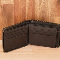 WOMEN Rugged Hide RH-1006 Aris Leather Wallet Zipped Around