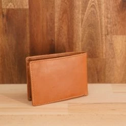 Rugged Hide MEN RH-55 Compact Leather Wallet