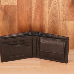 Rugged Hide MEN RH-55 Compact Leather Wallet