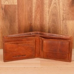 Rugged Hide MEN RH-55 Compact Leather Wallet