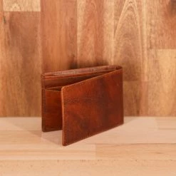 Rugged Hide MEN RH-55 Compact Leather Wallet