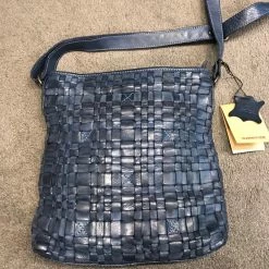 Discount π Rugged Hide RH-33000 Zara Cross Body Leather Bag π 23 Rugged Hide RH-33000 Zara Cross Body Leather Bag