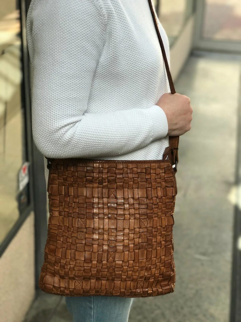 Discount π Rugged Hide RH-33000 Zara Cross Body Leather Bag π 4 Rugged Hide RH-33000 Zara Cross Body Leather Bag