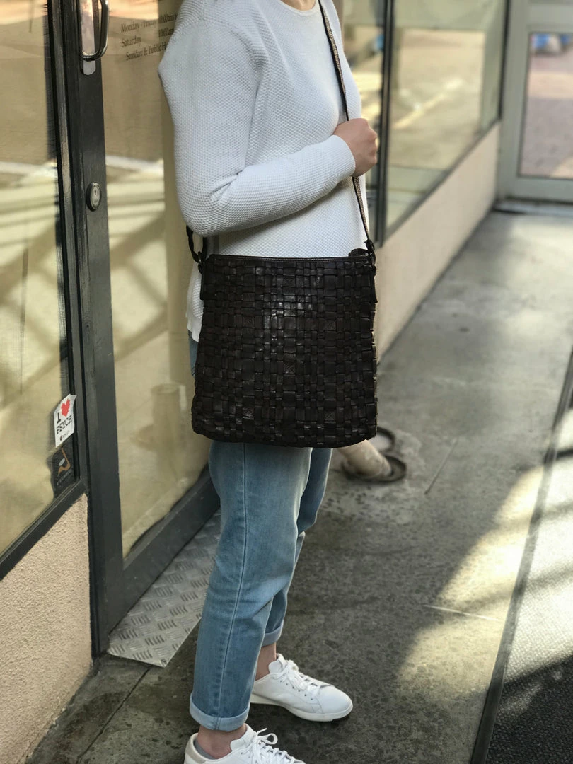 Discount π Rugged Hide RH-33000 Zara Cross Body Leather Bag π 5 Rugged Hide RH-33000 Zara Cross Body Leather Bag