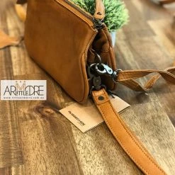 Best Sale โ Rugged Hide RH-11647 St Kilda Cross Body Small Wallet Bag ๐ 41 Rugged Hide RH-11647 St Kilda Cross Body Small Wallet Bag