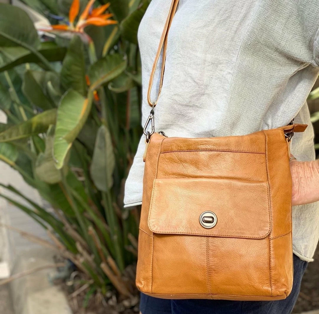 Cheap 💯 Rugged Hide Erika RH-13647 Soft Leather Ladies Cross Body Bag 👍 4 Rugged Hide Erika RH-13647 Soft Leather Ladies Cross Body Bag