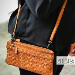 Rugged Hide RH-13997 Bonnie Small Ladies Woven Sling Wallet Clutch Bag