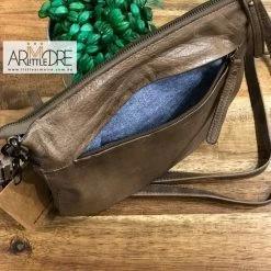 Outlet โญ Rugged Hide Aisha RH-13688 Soft Leather Crossbody Leather Bag ๐ 51 Rugged Hide Aisha RH-13688 Soft Leather Crossbody Leather Bag