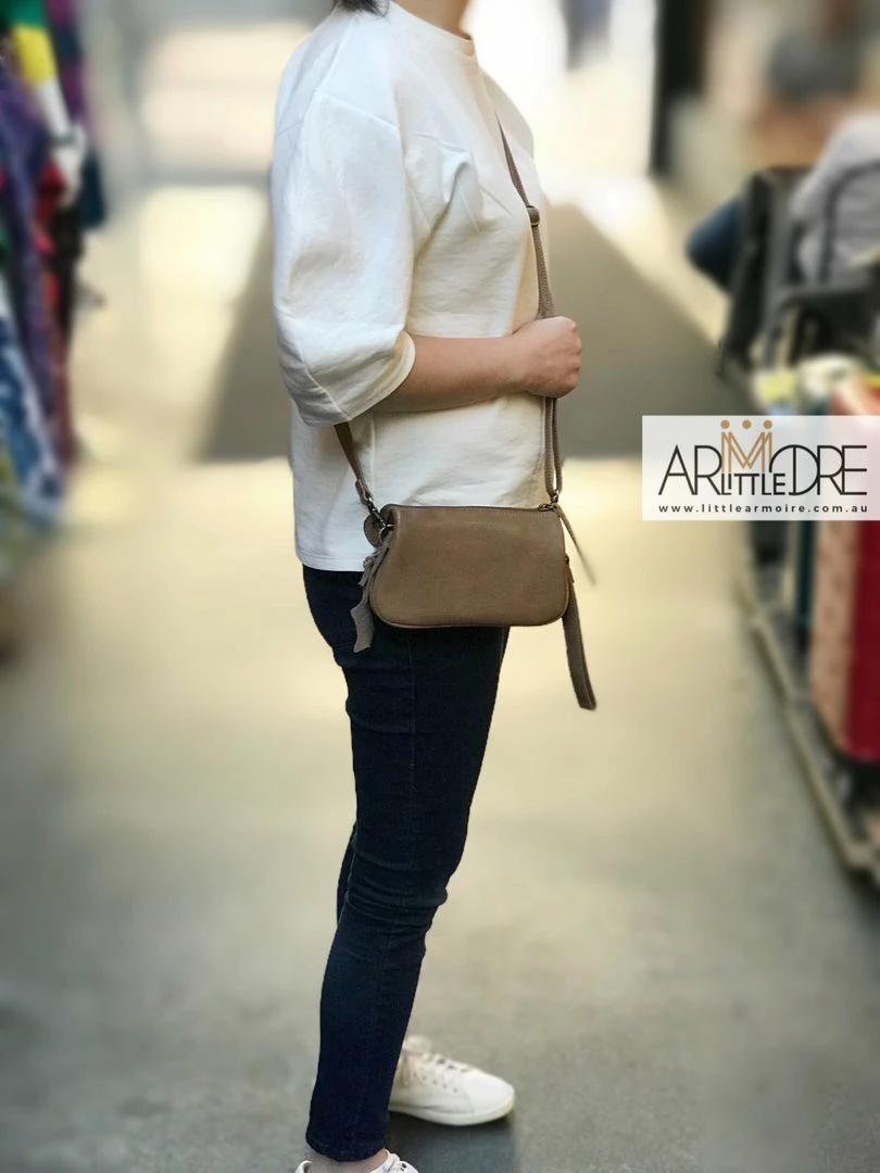 Best Sale โ Rugged Hide RH-11647 St Kilda Cross Body Small Wallet Bag ๐ 27 Rugged Hide RH-11647 St Kilda Cross Body Small Wallet Bag