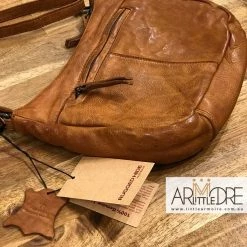 Rugged Hide Avery RH-41165 Leather Crossbody Bag