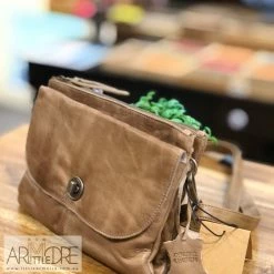 Budget ๐ Rugged Hide Romy RH-13687 Leather Crossbody Clutch Bag โ 37 Rugged Hide Romy RH-13687 Leather Crossbody Clutch Bag