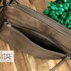 Outlet โญ Rugged Hide Aisha RH-13688 Soft Leather Crossbody Leather Bag ๐ 53 Rugged Hide Aisha RH-13688 Soft Leather Crossbody Leather Bag