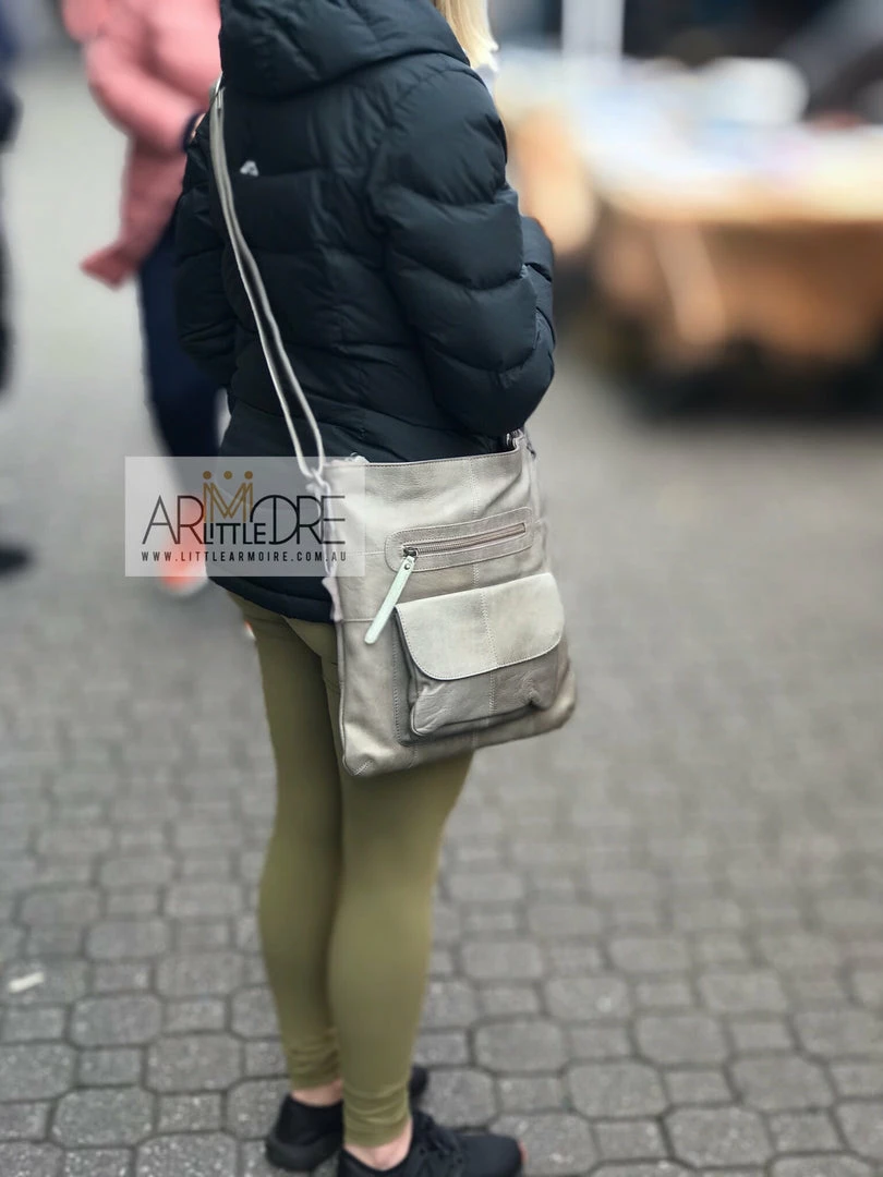 Flash Sale ๐ Rugged Hide RH-11648 Carolina Cross Body Bag ๐ฉ WOMEN ๐ 12 Rugged Hide RH-11648 Carolina Cross Body Bag WOMEN