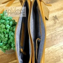 Budget ๐ Rugged Hide Romy RH-13687 Leather Crossbody Clutch Bag โ 34 Rugged Hide Romy RH-13687 Leather Crossbody Clutch Bag