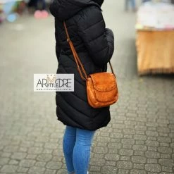 Brand new ⭐ WOMEN Rugged Hide Ellie RH-41306 Medium Ladies Leather Crossbody Bag ⌛ 30 WOMEN Rugged Hide Ellie RH-41306 Medium Ladies Leather Crossbody Bag