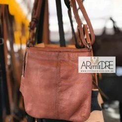 Rugged Hide RH-8863 Anne Small Cross Body Leather Bag WOMEN