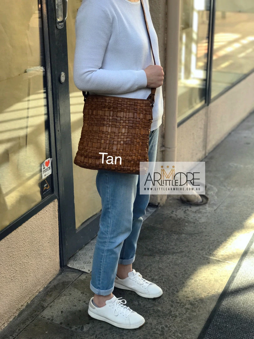 Discount π Rugged Hide RH-33000 Zara Cross Body Leather Bag π 14 Rugged Hide RH-33000 Zara Cross Body Leather Bag