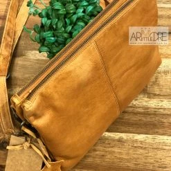 Budget ๐ Rugged Hide Romy RH-13687 Leather Crossbody Clutch Bag โ 31 Rugged Hide Romy RH-13687 Leather Crossbody Clutch Bag