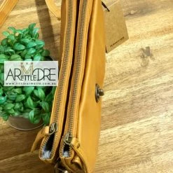 Budget ๐ Rugged Hide Romy RH-13687 Leather Crossbody Clutch Bag โ 29 Rugged Hide Romy RH-13687 Leather Crossbody Clutch Bag