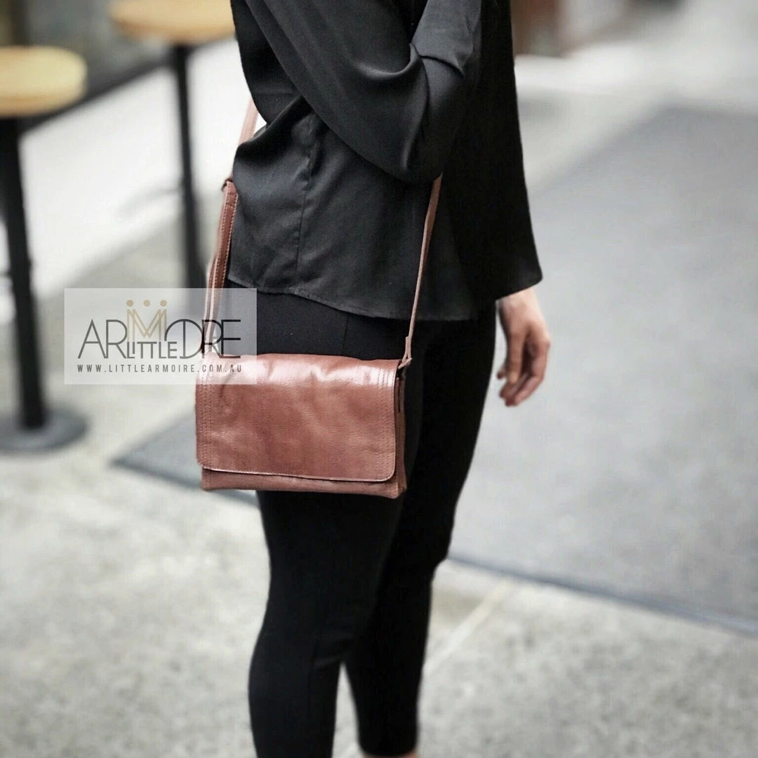 Buy β¨ Rugged Hide RH-2231 Gloria Cross Body Leather Bag π 3 Rugged Hide RH-2231 Gloria Cross Body Leather Bag