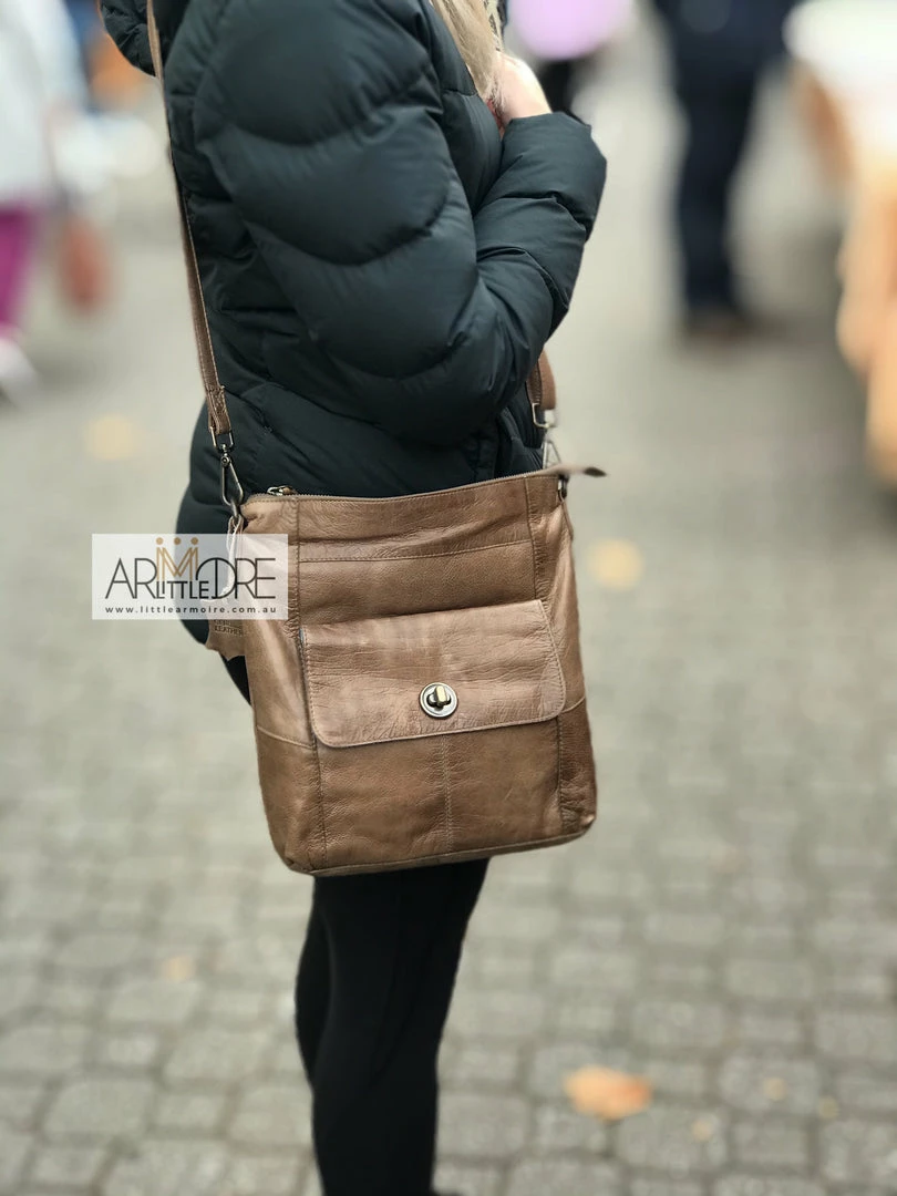 Cheap 💯 Rugged Hide Erika RH-13647 Soft Leather Ladies Cross Body Bag 👍 3 Rugged Hide Erika RH-13647 Soft Leather Ladies Cross Body Bag