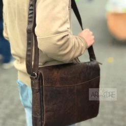 Oran Leather Satchel / Laptop Bag Rugged Hide RH-7001 Ottawa Compact Vintage Satchel Laptop Bag