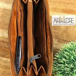 Rugged Hide Fawn RH-13994 Ladies Zip Around Stud Design Leather Wallet