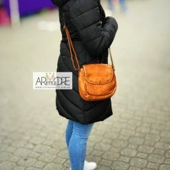 WOMEN Rugged Hide Ellie RH-41306 Medium Ladies Leather Crossbody Bag