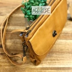 Budget ๐ Rugged Hide Romy RH-13687 Leather Crossbody Clutch Bag โ 36 Rugged Hide Romy RH-13687 Leather Crossbody Clutch Bag
