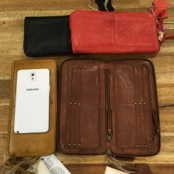 Rugged Hide RH-305 Miller Zip Around Soft Leather Wallet WOMEN