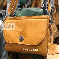 Budget ๐ Rugged Hide Romy RH-13687 Leather Crossbody Clutch Bag โ 39 Rugged Hide Romy RH-13687 Leather Crossbody Clutch Bag